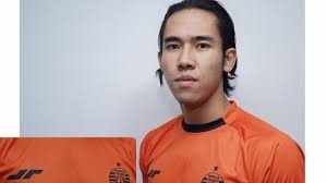 Ada banyak desain persija lainnya, lihat di etalase kaos persija. Desain Terlalu Simpel Jersey Latihan Persija Jakarta Tuai Cibiran Netizen