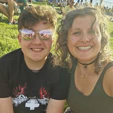 People living in the Cades Cove neighborhood of Florissant expressed  concerns over the potential relocation for six homeowners affected by  radioactive contamination. “I'm terribly insecure. I'm scared. Am I safe to  drink