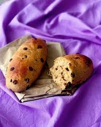 Petits Pains Viennois Aux Pepites De Chocolat Noir Food Bread