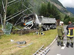 162,906 followers · news & media website. Mit Lkw Gegen Strommast Geprallt Tirol Orf At