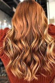 Mahogany haare sind der schönste trend für den herbst. We Want Aurora Ist Die Schonste Trend Haarfarbe In Diesem Winter Haarfarben Rote Haare Mit Blonden Highlights Frisur Rote Haare