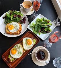 At the corner of neil street and fox drive — just minutes from downtown, the university of illinois, research park, and state farm center — with plenty of free and easy parking. Curbside Review With Food This Good Everyday Kitchen Deserves A Big Thank You Dining Reviews Madison Com