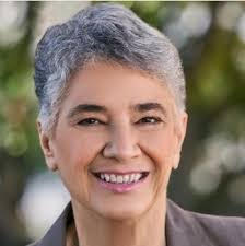 Diane Mackie's Instagram, Twitter & Facebook