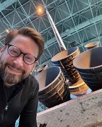 Composer Edd Kalehoff wrote one of the most iconic theme songs of all time,  the theme for The Price is Right. Here's how it happened: Edd was  introduced to Mark Goodson, who