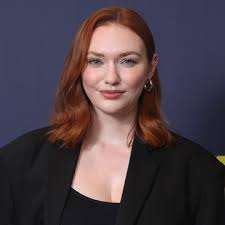 Lorraine Kelly looks incredible in makeup-free selfie