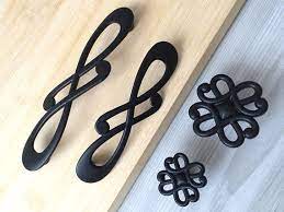 The quick installation of this cabinet pull makes for an easy update in your kitchen or bathroom. 3 75 5 Drawer Pull Handles Black Kitchen Cabinet Door Handles Pulls Knobs Cupboard Bathroom Handle 96 128 Mm Pull Knob Black Kitchen Cabinetsdrawer Pull Handles Aliexpress