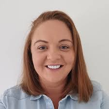 Lynne Samson's Instagram, Twitter & Facebook