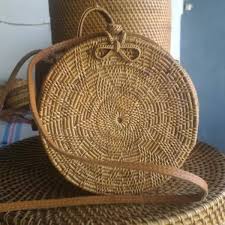 Hasil gambar untuk tas rotan yola bali