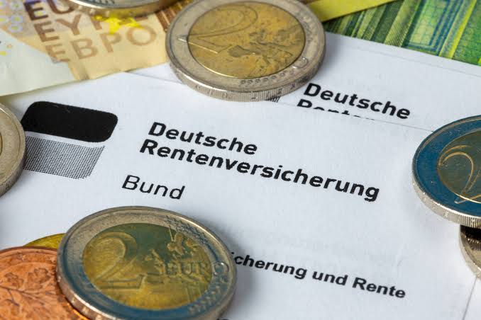 Rentenalter steigt für Pflegemitarbeiter: “Dann müssen wir alle zu Maschinen werden”