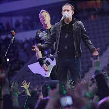Probity merch uk/eu metallica shop. Foto Florin CiÈ›u Subiect De Meme Pe Fb Pe ScenÄƒ Cu Metallica Newsweek Romania