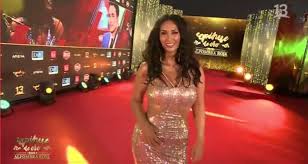 Estos fueron los nominados de las 24 categorías de la versión 2013 del copihue de oro, organizado y premiado por el diario la cuarta.el premio fue otorgado por cuatro animadores de la televisión chilena: Copihue De Oro Pamela Diaz Llego Con Vestido A Lo Kim Kardashian Tv Y Espectaculo Biobiochile