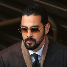 Wasifu kwa Damian Luk Pat