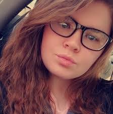 Kelli Tucker's Instagram, Twitter & Facebook