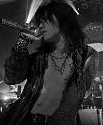 Pin By Lori Meyrick On Hyde Hide Yoshi Larcenciel Vamps Hyde Singer Concert