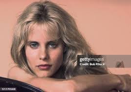 Lori Singer's Instagram, Twitter & Facebook