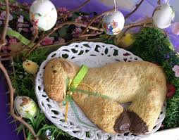 Non può di certo mancare sulle nostre tavole una bella ciambella al formaggio e salumi! La Colazione Di Pasqua Nelle Marche Le Ricette Della Tradizione Destinazionemarche Blog