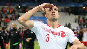 Merih demiral (born 5 march 1998) is a turkish professional footballer who plays as a defender for serie a club juventus and the turkey national team. Merih Demiral Erster Turke Der Die Serie A Gewinnt