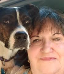 Hello everyone! Since there are so many ladies in this group who live with  horses, like me, I want to ask if there is any experience or information  related to the following: