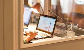 Como Conseguir Empleo Como Traductor Paso A Paso En 2020 Traductor Empleos Idiomas