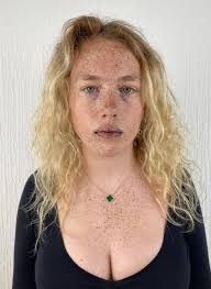 Lily Buckley's Instagram, Twitter & Facebook