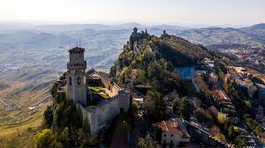 San marino città possiede anche molti musei, tappa ideale per chi vuole approfondire il profilo storico e artistico della repubblica, ma anche occasione preziosa per scoprire consuetudini e tradizioni sammarinesi o condire le proprie vacanze con qualche curiosità. San Marino Idee Weekend Covid Free Dove Viaggi