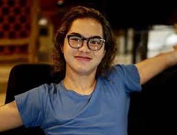 Fahmi mulai terkenal sejak kemunculannya di tiktok pada pekan ini. Biodata Fahmi Nasrullah Agama Biodata Evan Spiegel Agama Biografi Profil Lengkap Sama Seperti Bio One Ia Sebelumnya Juga Membintangi Salah Satu Peran Di Sinetron Pesantren Rock N Dut Sctv