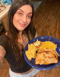 Crunchy chicken taco recipe for taco Tuesday dinner