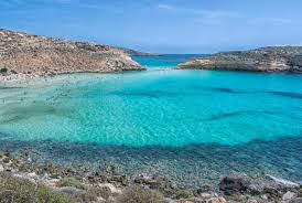 The island's fishermen will accompany tourists on boat trips, starting from the port, on small boats, suitable for entering the. Sicily S Isola Dei Conigli The World S Most Beautiful Beach Italy Magazine