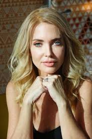 Hello Au Revoir (2021)