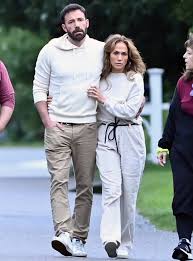 Jennifer lopez experienced her first real heartbreak when the academy award winning actor and star of gone girl, ben affleck called off their very public engagement in january, 2004. Ic0y1tdei7xncm