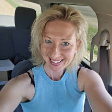 Are there good hair salons for balayage around Alexandria MN?