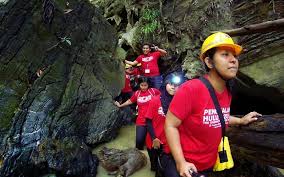 The total length of the cave is 4.5km although the part accessible to the public is about 1.9km. Perak Trip Meneroka Gua Gendang Pengkalan Hulu Perak Www Sobriyaacob Com
