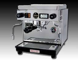 Dimana sebelum bahan biji coffee dimasukkan ke dalam mesin kopi, terlebih dahulu biji kopi melewati proses sortir yang baik karena dengan begitu biji yang digunakan benar benar biji kopi berkualitas. Memanfaatkan Jasa Jual Mesin Kopi Bekas Untuk Bisnis Kedai Kopi