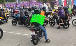 Protestan motociclistas en Puebla contra la Ley Casco