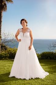 Brautkleider grosse grössen und brautkleider für mollige. Xxl Brautkleid Traumhafte Hochzeitskleider Fur Mollige Braute Gr 44 62