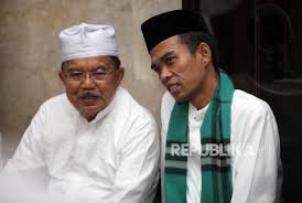 Saya kira viralnya khotbah ustaz somad itu mengekspos pemuka agama adalah panutan dan teladan hidup bagi umat. Keraskah Ceramah Ustaz Somad Ini Kesan Jk Dan Wakapolri Republika Online