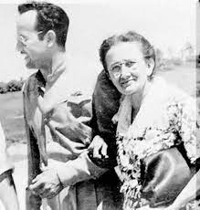 Pedro Infante - Reportero... "Doña Cuca, ¿cómo recuerda a su hijo Pedro  Infante?... Doña Cuquita..."Pues que le puedo decir, era mi hijo. Yo tengo  muchos hijos y a todos los quiero, pero