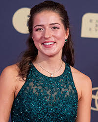 Natalie Armbruster's Instagram, Twitter & Facebook