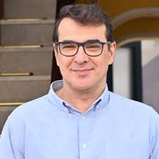 Luis Merlo: Actualidad, moda y belleza