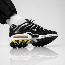 Black And White Nike Air Max Plus Nike Air Max Plus White Black Reflect Silver Online And In Store At Titolo Berne Zurich Style Code 852630 03 Nike Air Max Plus Nike Air Max Nike