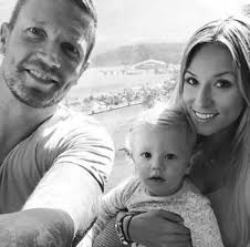 Photo : Sarah, petite amie de Benjamin Machet, attend son deuxième enfant.  Le 14 mai 2017.