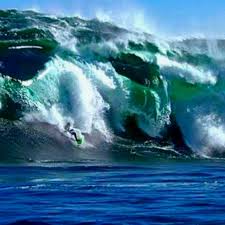 There was no threat to the mainland. Shipsterns Bluff Tasmania Australia Yes It S A Real Wave For Those Non Surfers Monster Surfing Waves Big Surf Waves