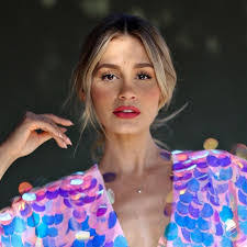 Mayra Harmon's Instagram, Twitter & Facebook