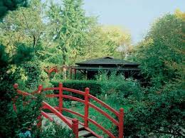 Întinsă pe o suprafață de aproape 14 hectare, în partea sudică a clujului, grădina botanică, organizată după unirea transilvaniei cu românia. Parcuri Si Spatii Verzi