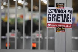 Ferroviários conseguiram arrancar do governo o pagamento do programa de. Greve Metro Sp Trem Parado Greve Cptm Nodal
