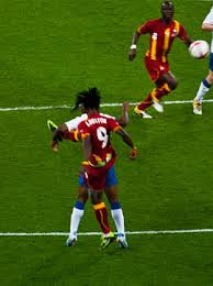 I'm playing a custom db atm, and i didn't get the normal question before some leagues have specific squad numbers switched off, just like some leagues have in real life (ie. Derek Boateng Wikipedia