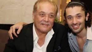 روى كريم، خلال اللقاء موقفا غريبا حدث له بعد وفاة والده الفنان محمود عبد العزيز بنحو عام تقريبا، مشيرا إلى أن هذه الواقعة أثارت تساؤلات كثيرة بداخله، ولا يجد لها تفسيرا حتى الآن، ولا يدرى هل هى حقيقية أم لا. Ø´Ù‚ÙŠÙ‚ Ø§Ù„ÙÙ†Ø§Ù† Ù…Ø­Ù…ÙˆØ¯ Ø¹Ø¨Ø¯Ø§Ù„Ø¹Ø²ÙŠØ² ÙŠÙ„Ø­Ù‚ Ø¨Ù‡ ÙˆÙƒØ±ÙŠÙ… ÙŠØ¹Ù„Ù† Ø®Ø¨Ø± Ø§Ù„ÙˆÙØ§Ø©