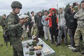 Сегодня они отмечают профессиональный праздник. Na Kursah Bastion Zhurnalistov Nauchili Okazyvat Medicinskuyu Pomosh V Polevyh Usloviyah I Obnaruzhivat Miny Ministerstvo Oborony Rossijskoj Federacii