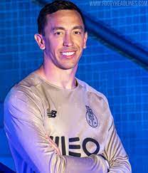 About press copyright contact us creators advertise developers terms privacy policy & safety how youtube works test new features press copyright contact us creators. Fc Porto 21 22 Heim Torwart Trikots Enthullt Nur Fussball