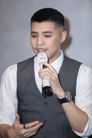 Có thể thấy, trong bức ảnh, giọng ca chạm khẽ. Noo PhÆ°á»›c Thá»‹nh Toi Qua Má»‡t Má»i Vá»›i Chuyá»‡n Kiá»‡n Tá»¥ng Máº¥t Tai Sáº£n Viá»‡t Nam Má»›i